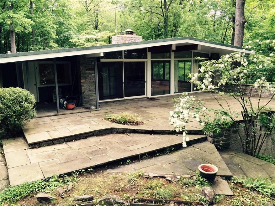 53 Greenmeadow Rd, Pleasantville, NY 10570 - photo 1