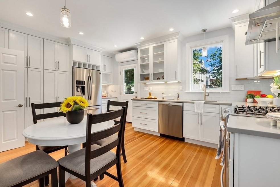 76 6th St, Cambridge, MA 02141 - photo 1