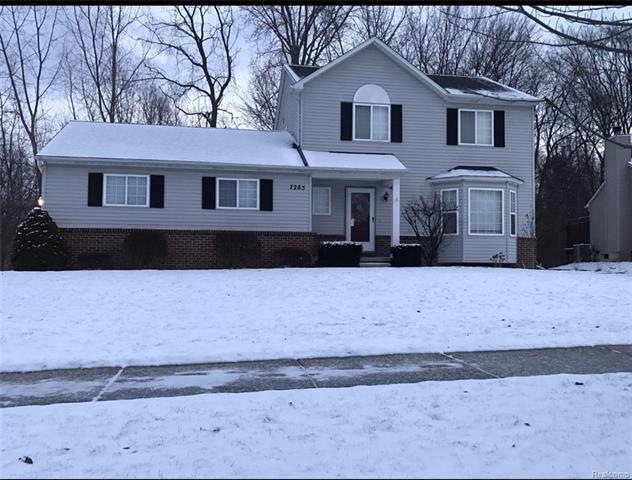 7285 Roberta Ln, Waterford, MI 48327 - photo 1