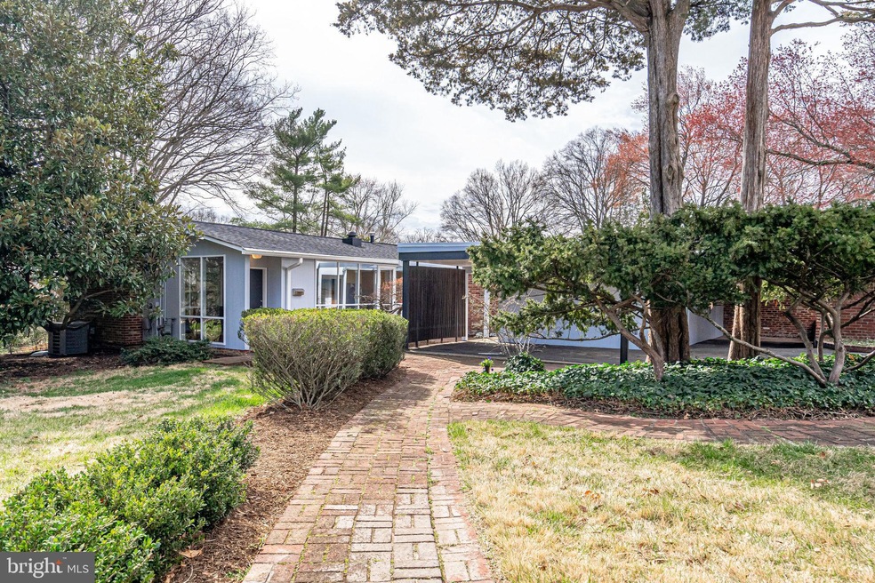 1935 Marthas Rd, Alexandria, VA 22307 - photo 1