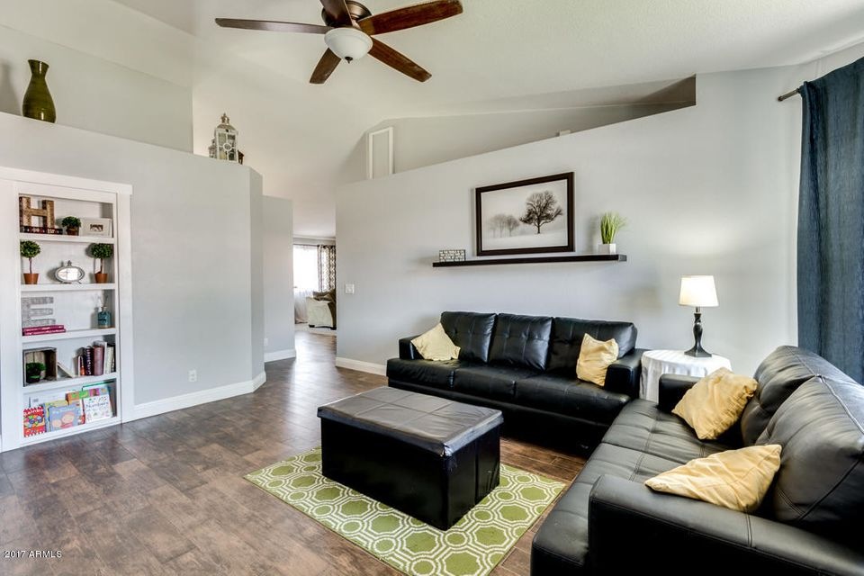 8105 E Des Moines St, Mesa, AZ 85207 - photo 1