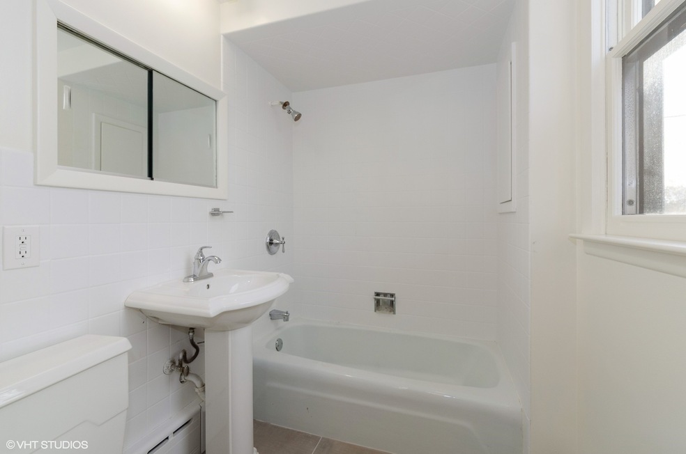 338 Judge Ave, Waukegan, IL 60085 - photo 1