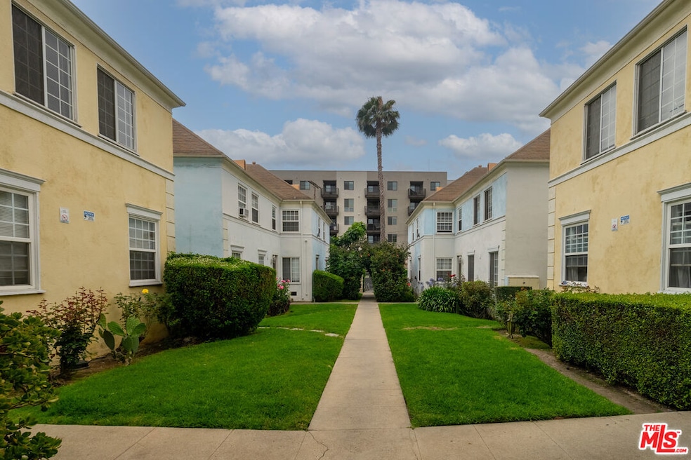 6773 Yucca St unit 4, Los Angeles, CA 90028 - photo 1