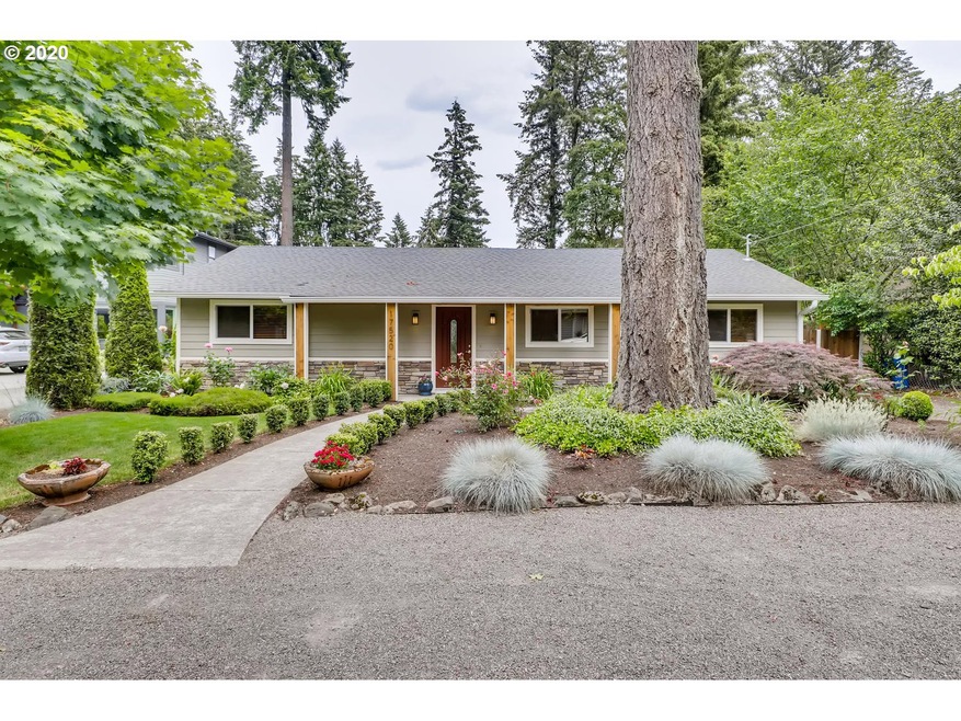 17520 Redfern Ave, Lake Oswego, OR 97035 - photo 1