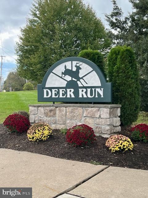 860 Doe Ct, Royersford, PA 19468 - photo 1