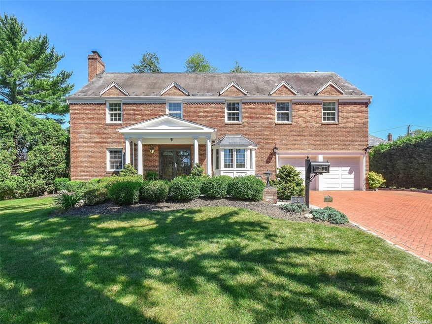 Sold $2,475,000 • Co-Listing Agent