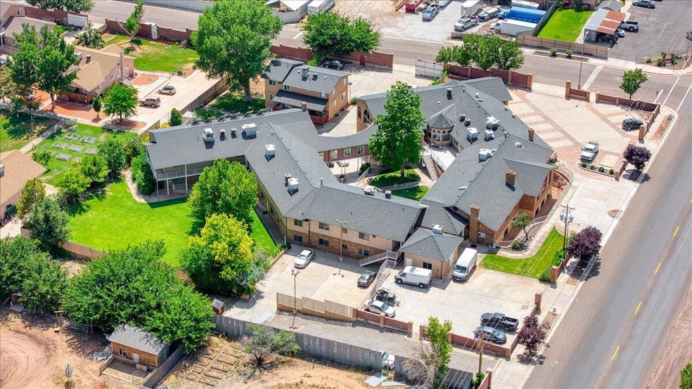 985 W Utah Ave, Hildale, UT 84784 - photo 1