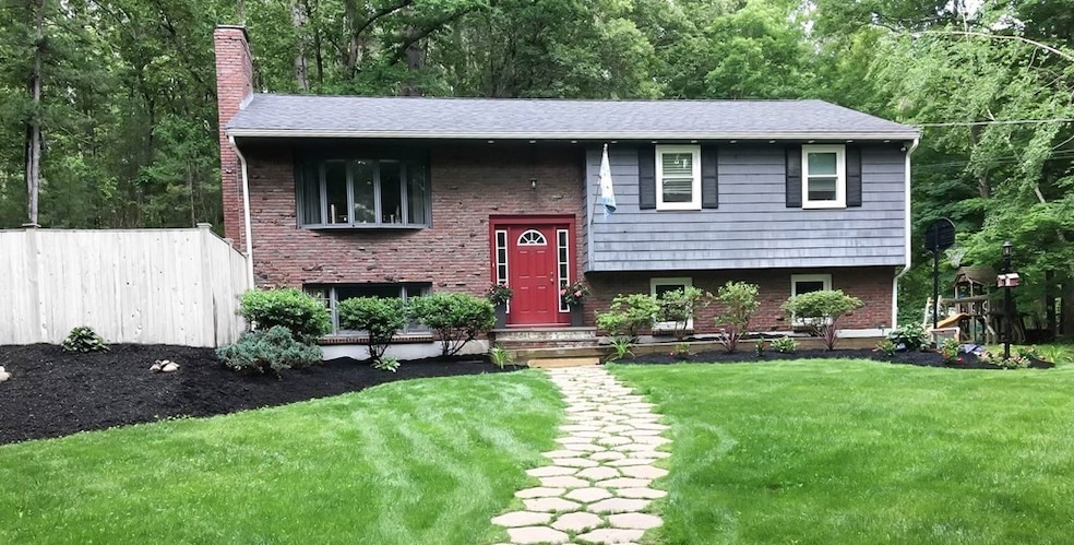 9 Searle St, Georgetown, MA 01833 - photo 1