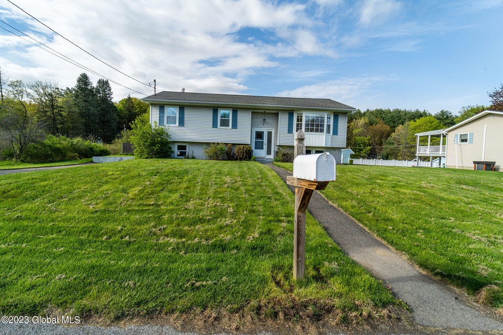 4 Meadowlark Ln, Wynantskill, NY 12198 - photo 1