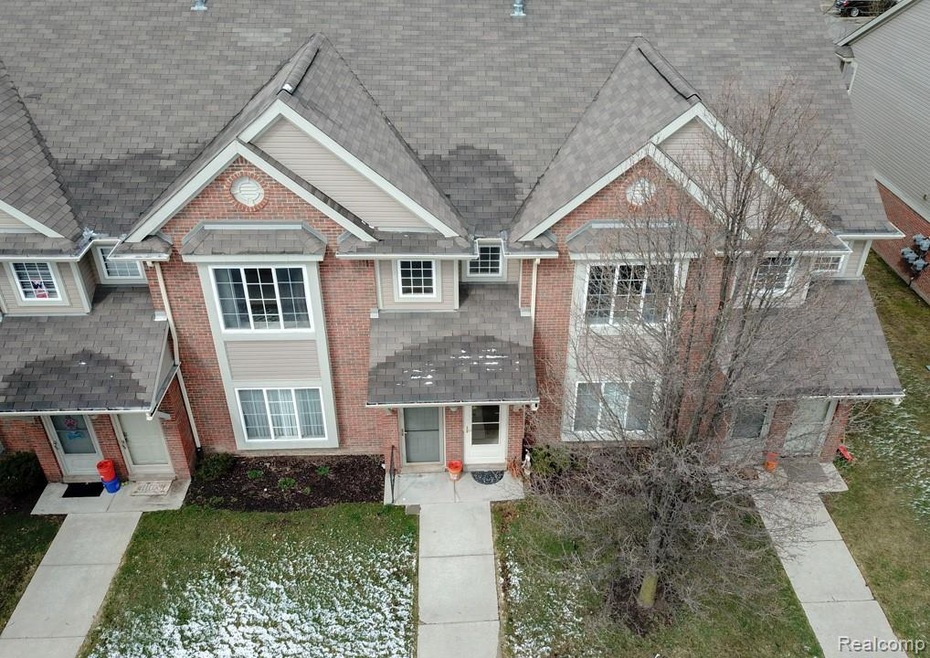 34122 Utica Rd unit 40, Fraser, MI 48026 - photo 1