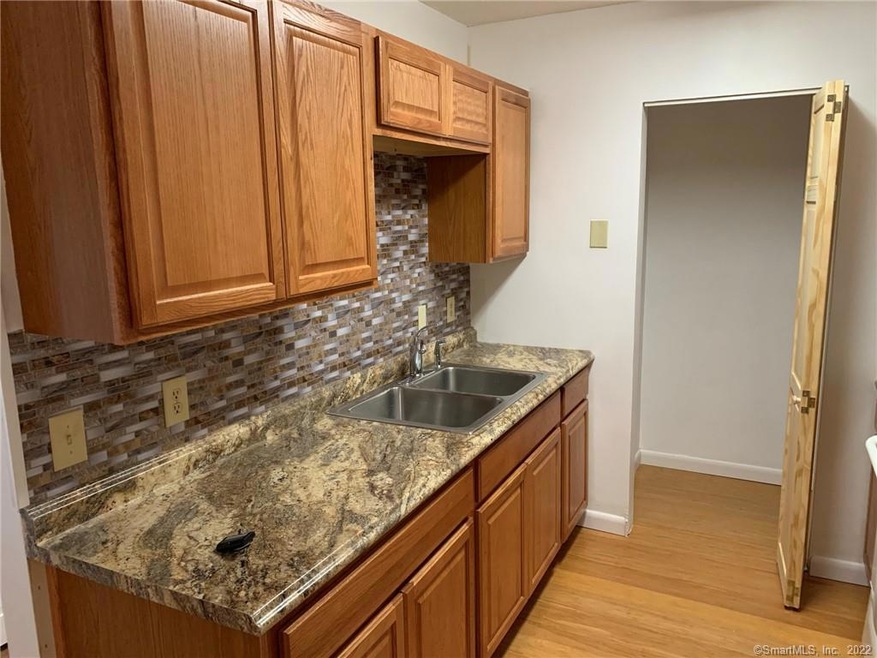 86 Buddington Rd unit 1, Groton, CT 06340 - photo 1