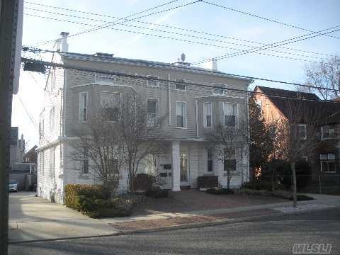 479 Horton Hwy, Williston Park, NY 11596 - photo 1