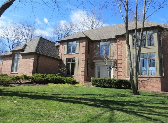 4689 Riverchase Ct, Troy, MI 48098 - photo 1