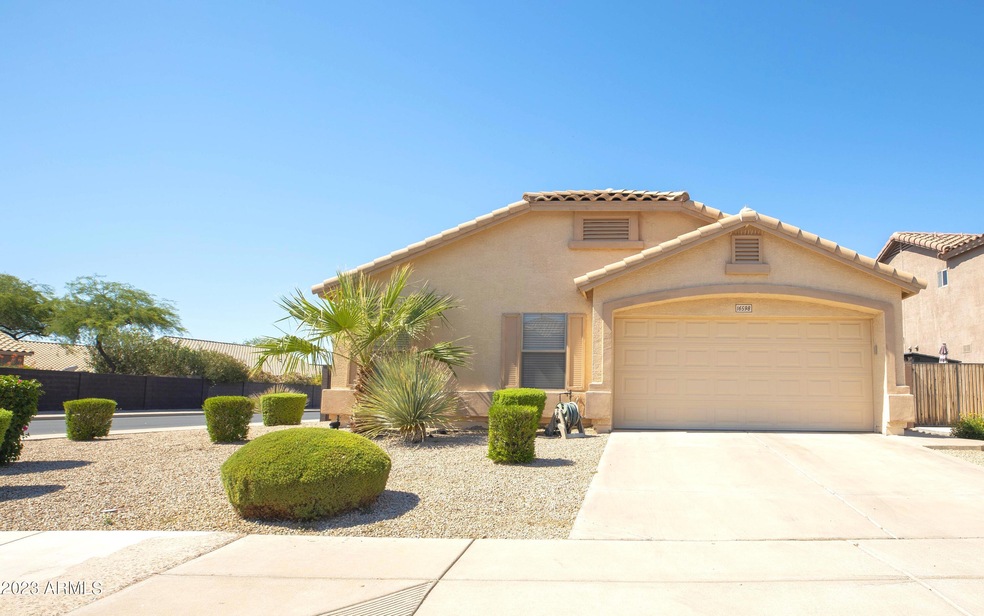 0100 Driveway