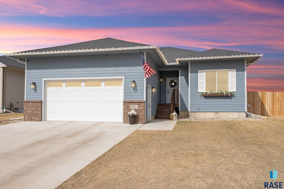 For Sale $414,900 • Co-Listing Agent