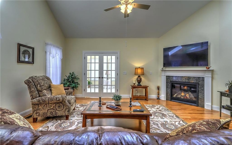 805 Sage Hill Dr unit 805, Oxford, CT 06478 - photo 1