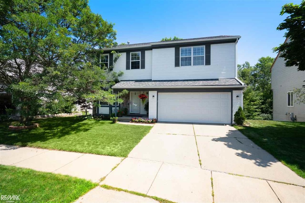 1113 Princeton Dr unit 9, Waterford, MI 48327 - photo 1