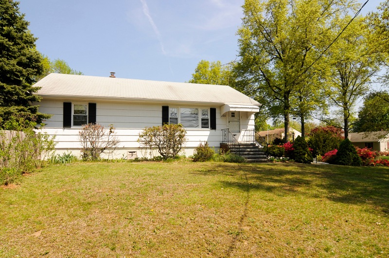 155 Ratzer Rd, Wayne, NJ 07470 - photo 1