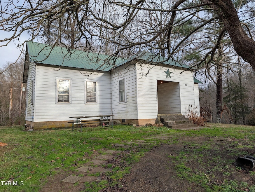 144 Huckleberry Ln, Duffield, VA 24244 - photo 1