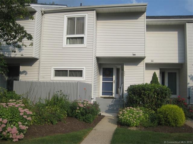 544 Oak Ave unit 544, Cheshire, CT 06410 - photo 1