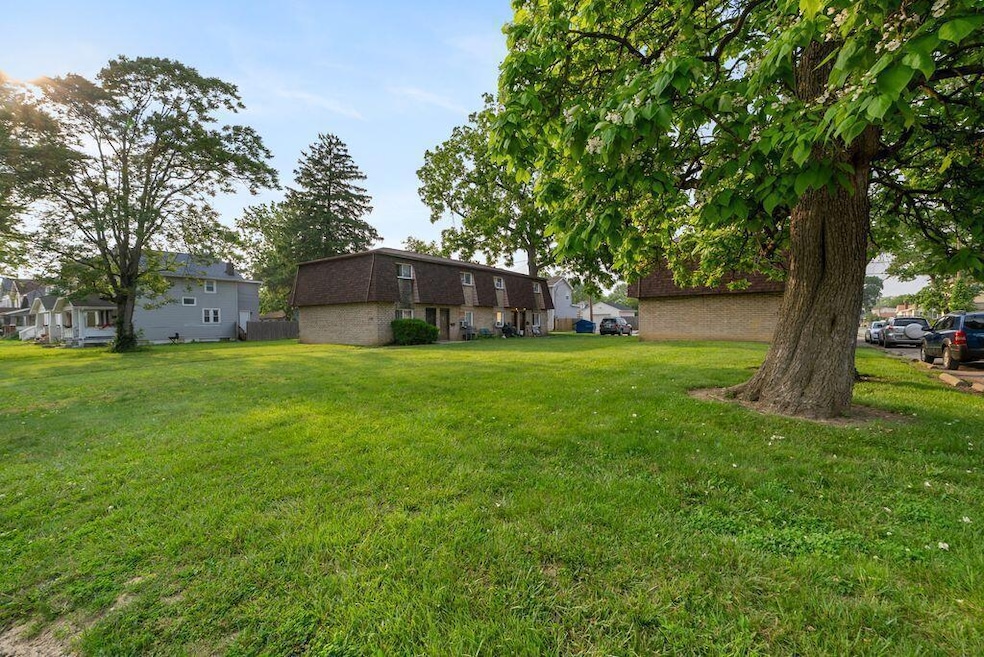 1524 Gennesse AVe 00001