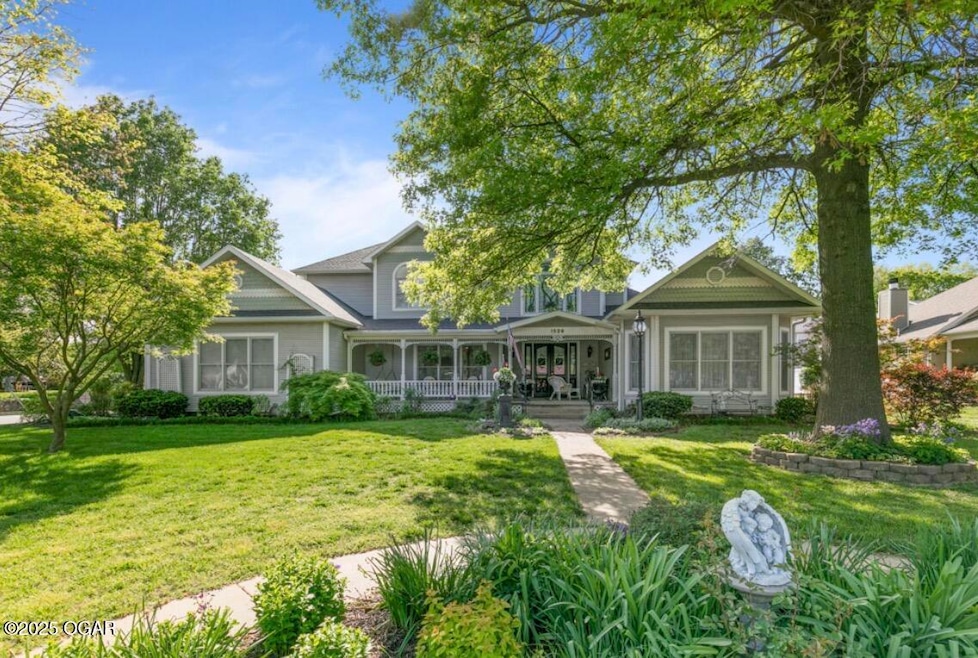 For Sale $550,000 • Co-Listing Agent