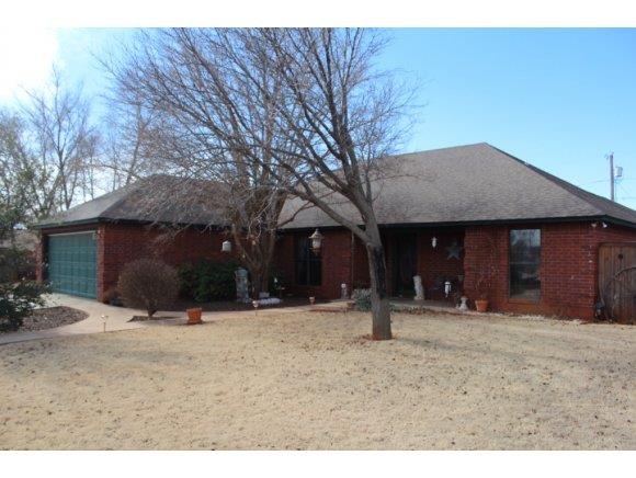 415 N Otis Ave, Elk City, OK 73644 - photo 1