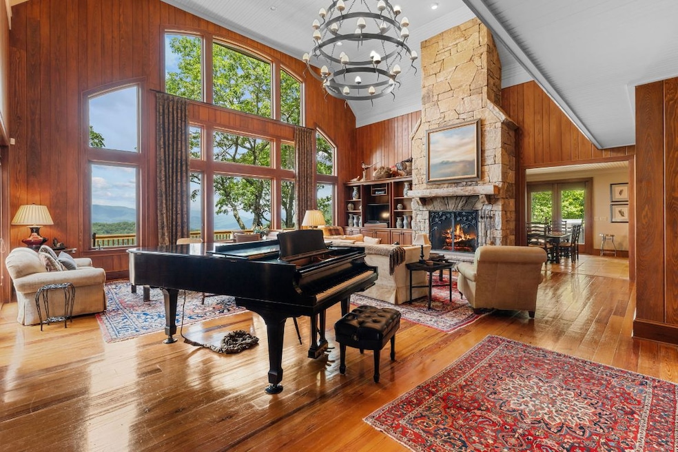 For Sale $5,800,000 • Co-Listing Agent