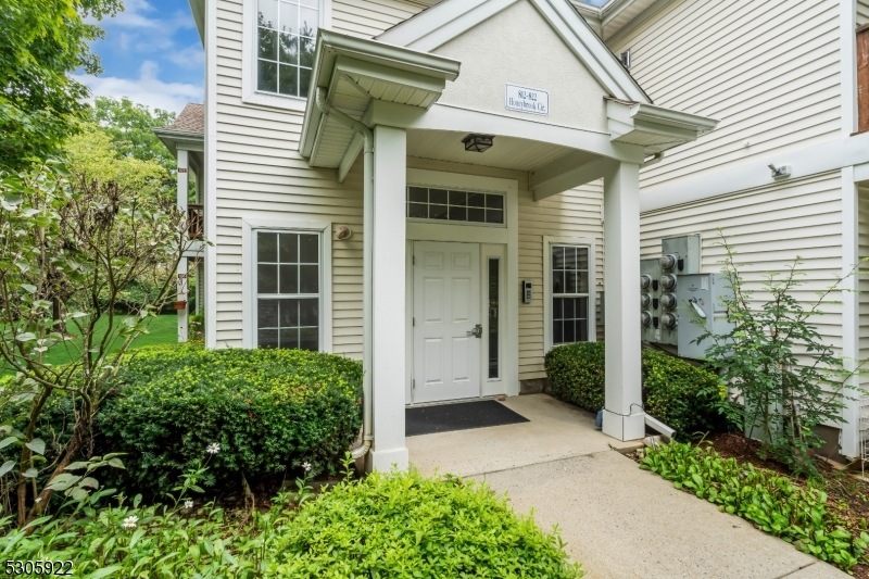 814 Honeybrook Cir unit 16814, Stewartsville, NJ 08886 - photo 1