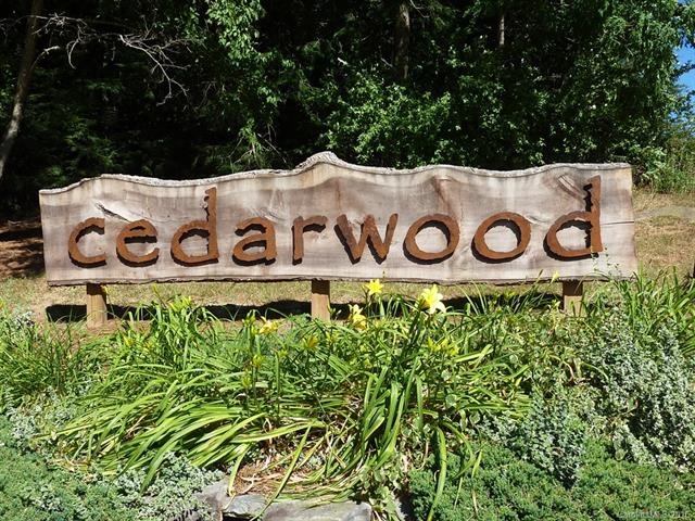 Wooded Neighborhood Close to Downtown