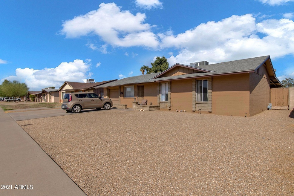 1-web-or-mls-2226-w-bloomfield-rd