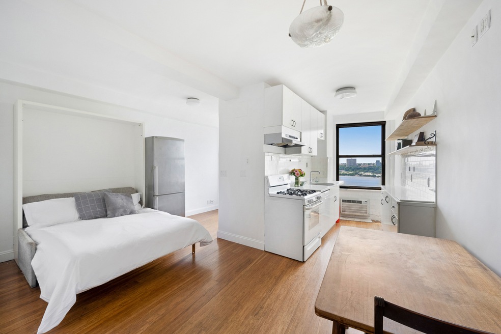 The Matincote unit 11H, New York, NY 10025 - photo 1