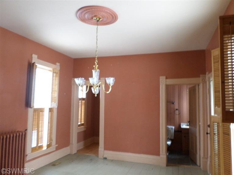 110 Locust St E, Three Oaks, MI 49128 - photo 1