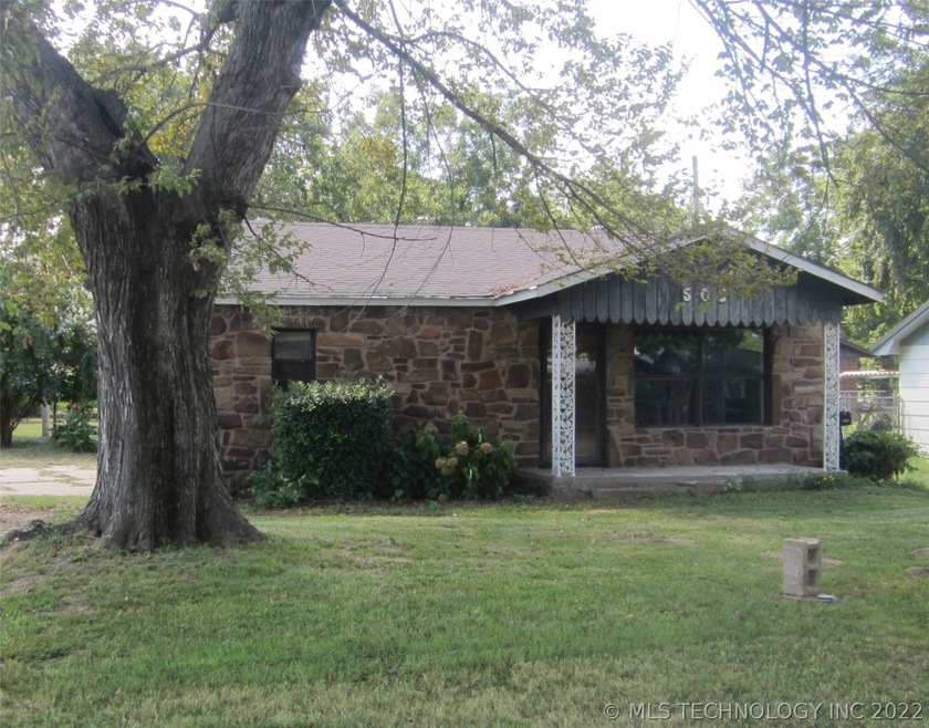 509 N Simpson St, Eufaula, OK 74432 - photo 1