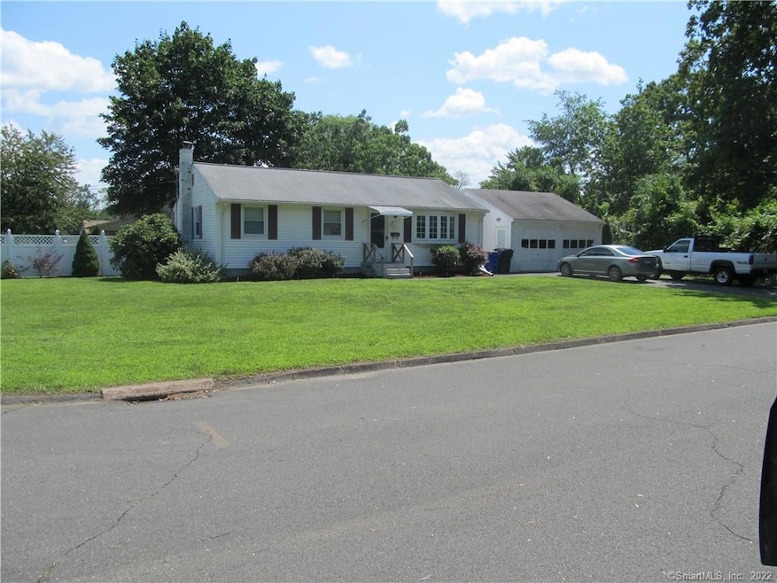 81 Tracy Cir, Windsor Locks, CT 06096 - photo 1