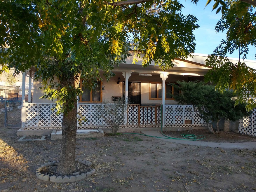 2002 Pecan Dr, Alamogordo, NM 88310 - photo 1
