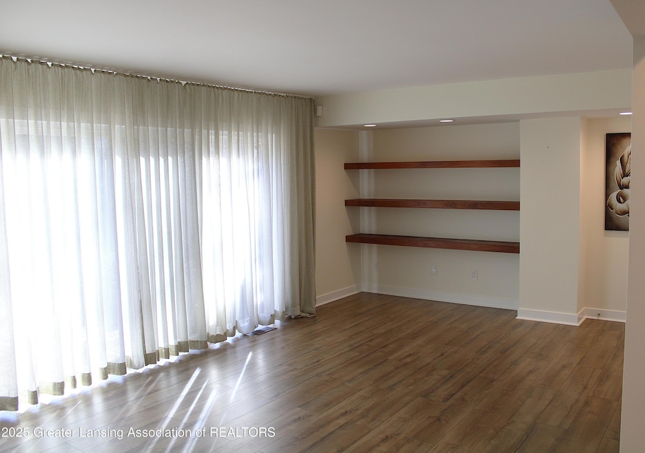 1856 Coolidge Rd, East Lansing, MI 48823 - photo 1