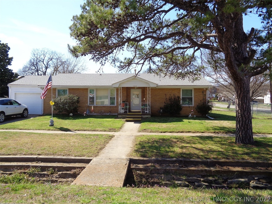 102 S 2nd St, Eufaula, OK 74432 - photo 1