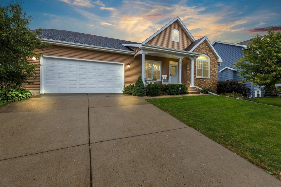 5213 Blazingstar Ln, Fitchburg, WI 53711 - photo 1