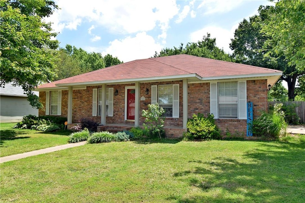 701 N 37th Place, Rogers, AR 72756 - photo 1