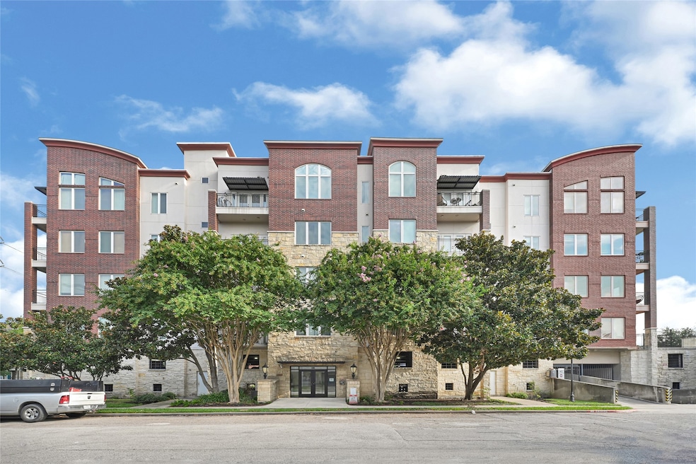 For Sale $295,000 • Co-Listing Agent