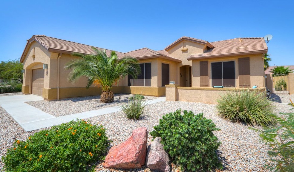 Beautiful 2 bed + Den
