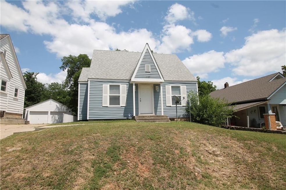 1125 N Market Ave, Shawnee, OK 74801 - photo 1