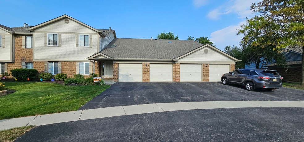 1517 Commodore Ct unit 5, Schaumburg, IL 60193 - photo 1