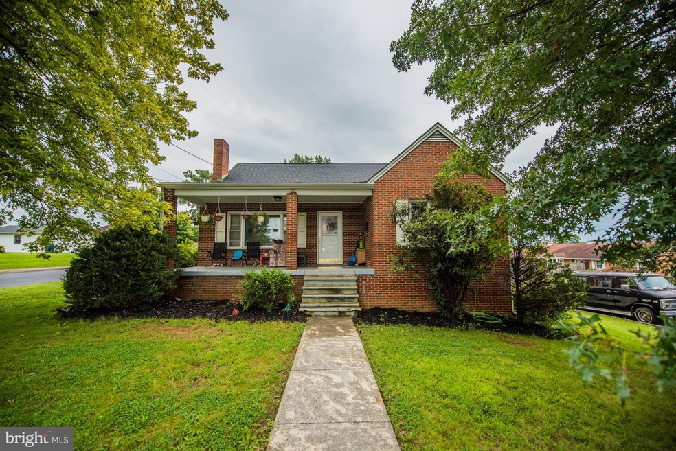 600 W 14th St, Front Royal, VA 22630 - photo 1