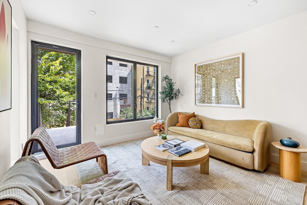 104 Newel St unit 4, New York, NY 11222 - photo 1