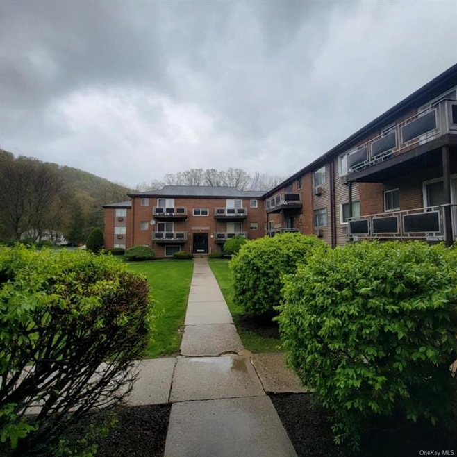 17 Tanager Rd unit 1706, Monroe, NY 10950 - photo 1