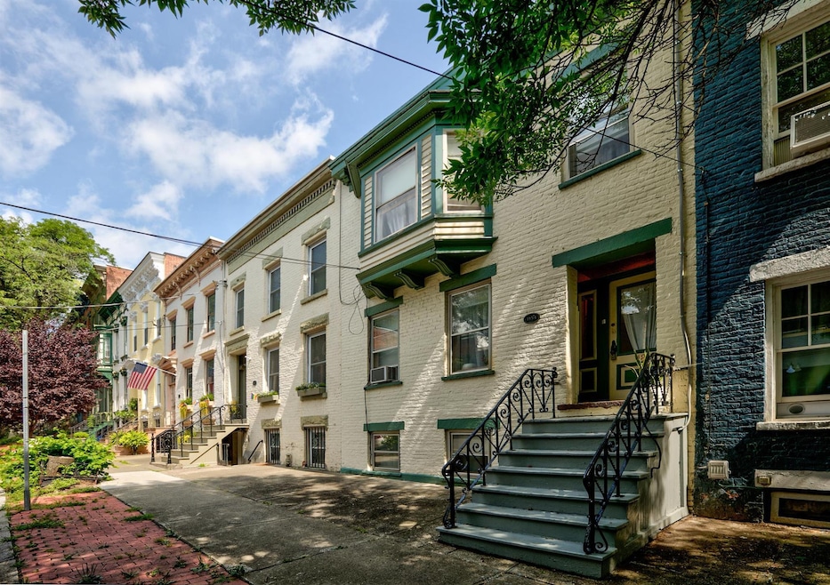 183 Lancaster St, Albany, NY 12210 - photo 1