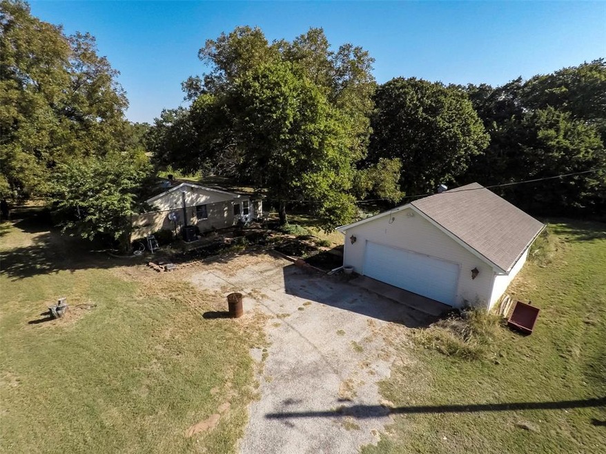 252 County Road 4693, Boyd, TX 76023 - photo 1