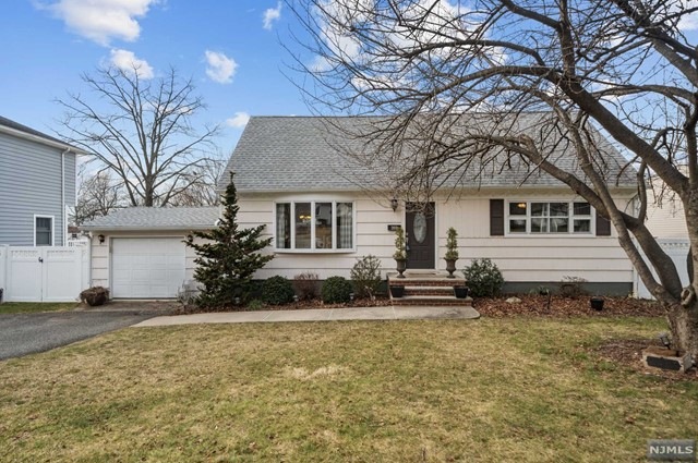 269 Wedgewood Dr, Paramus, NJ 07652 - photo 1